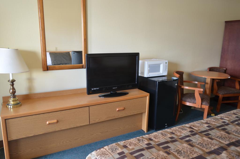 National 9 Inn Wellington Экстерьер фото