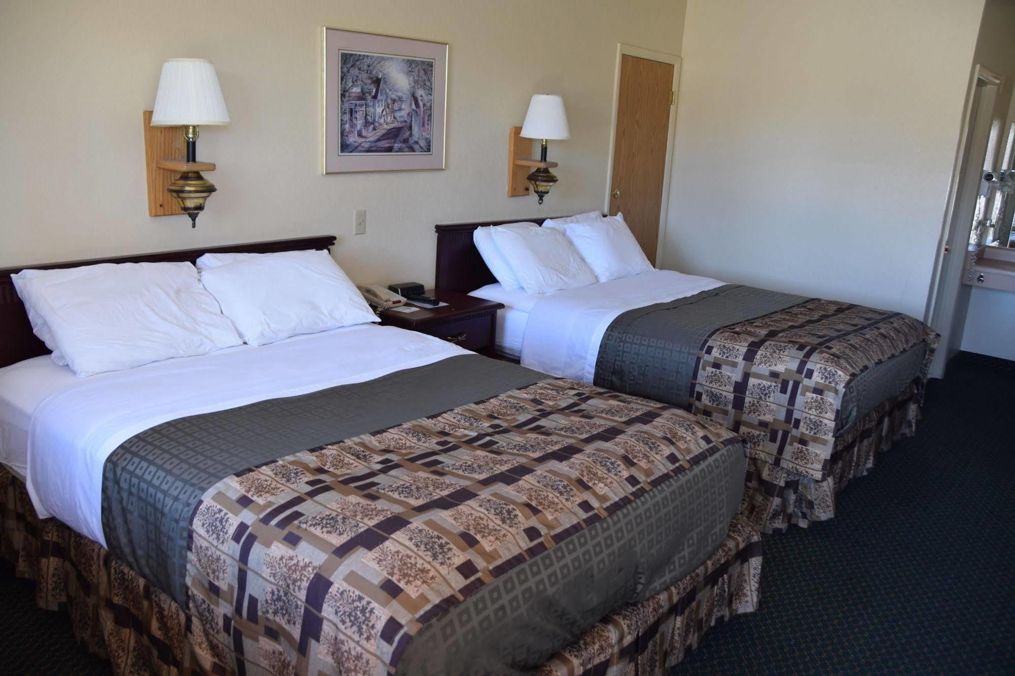 National 9 Inn Wellington Экстерьер фото
